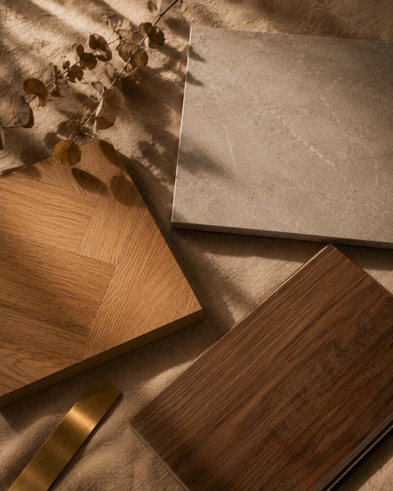 Pavimento in parquet rovere naturale posato a spina di pesce in appartamento ristrutturato a Torino