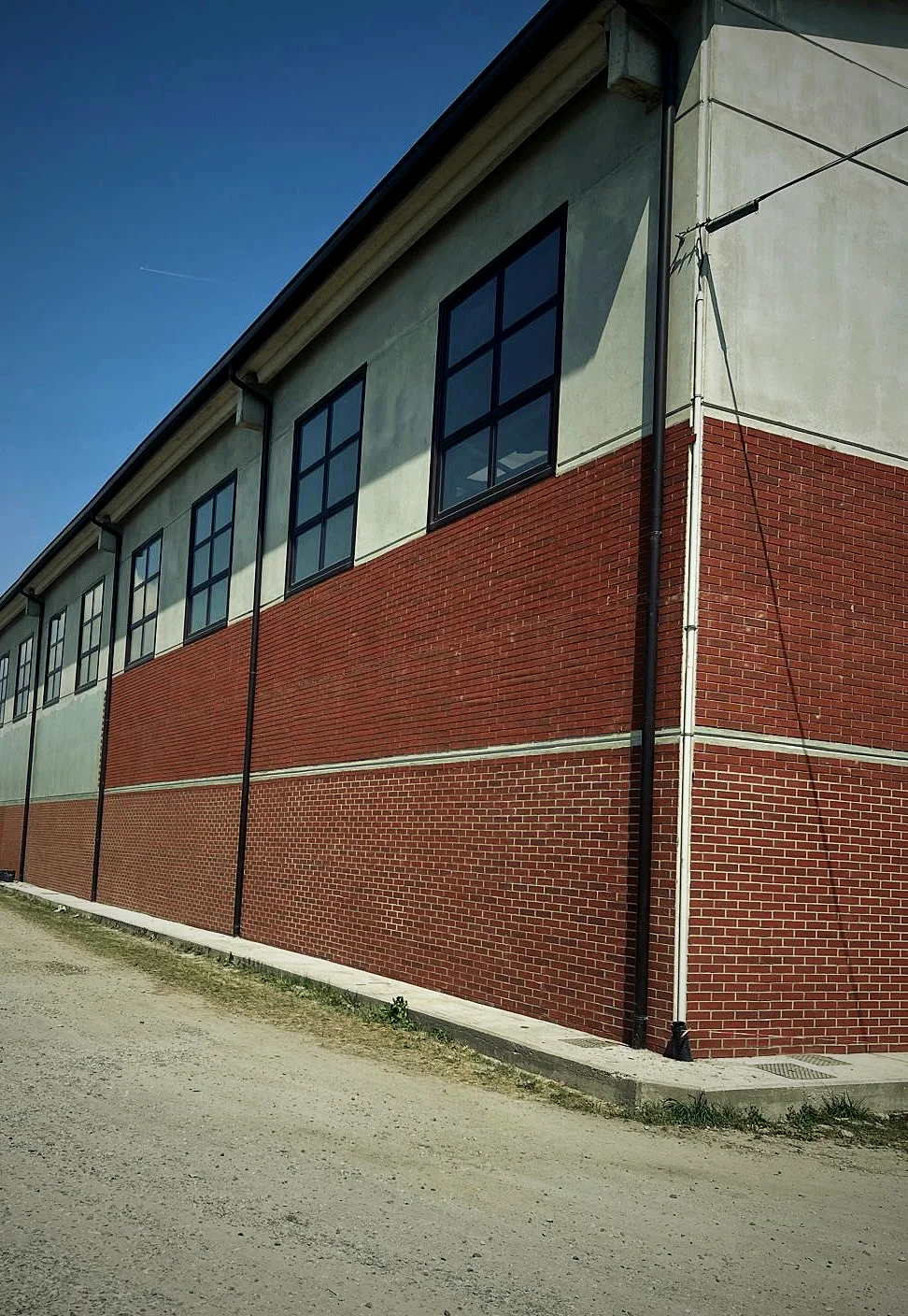 Fughe del mattone flex allineate in cantiere